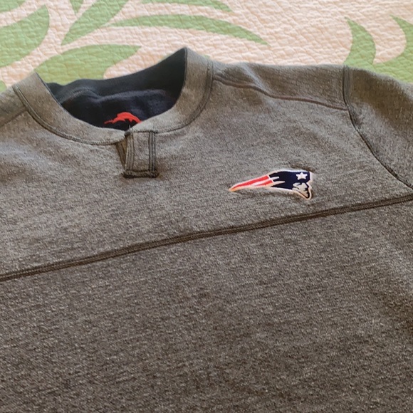 REVERSIBLE Tommy Bahama Patriots NFL Men’s Large Pullover Sweater M3 - Picture 7 of 10